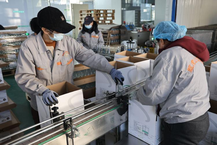 桦树汁装箱记者了解到,自桦树汁产品研发以来,威虎山饮品公司共生产